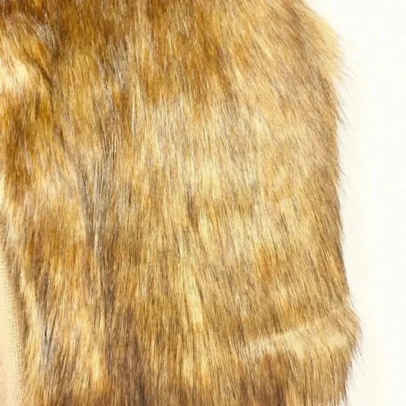 The Limited Brown Faux Fur Knit Cropped Vest NEW! - Picture 3 of 4